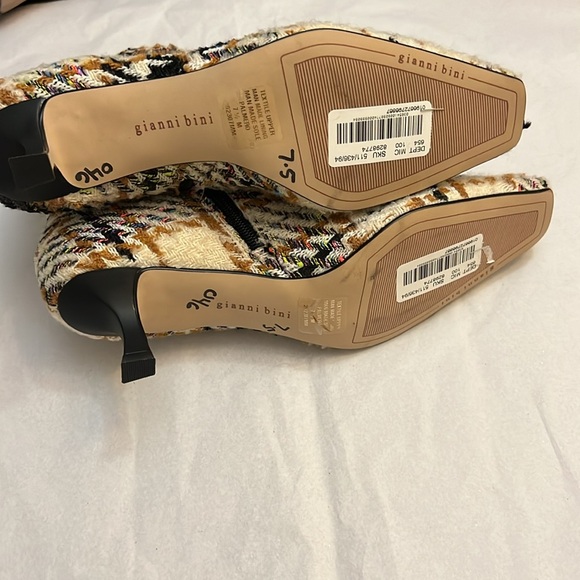 Gianni Bini Palmero Flannel Plaid Snip Toe Kitten Heel Booties - Picture 8 of 10